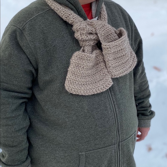 Handmade alpaca crochet scarf - Picture 3 of 6